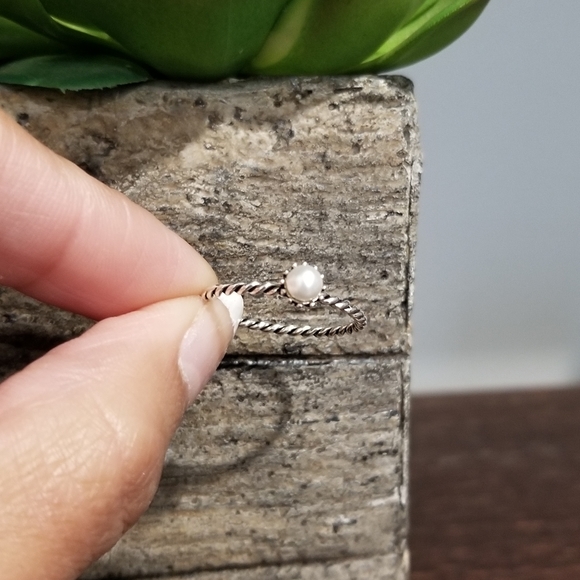 💍 STERLING SILVER RING WITH PEARL - Picture 4 of 6